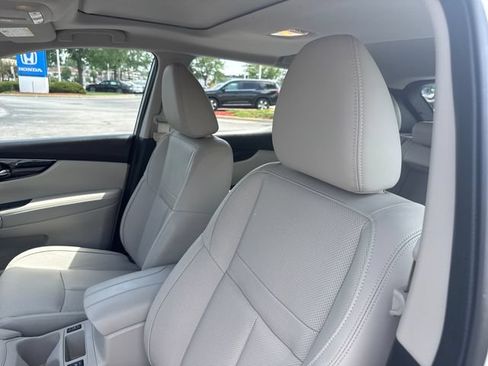Used 2019 Nissan Rogue Sport SL w/ Premium Package AWD/4WD image 12