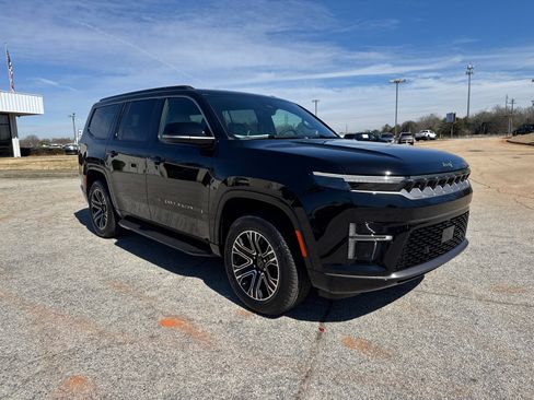 New 2026 Jeep Grand Wagoneer 2WD image 3