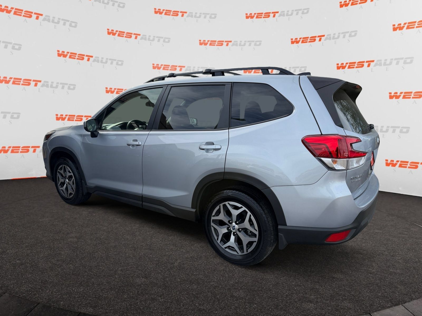 Used 2024 Subaru Forester Premium AWD/4WD image 3