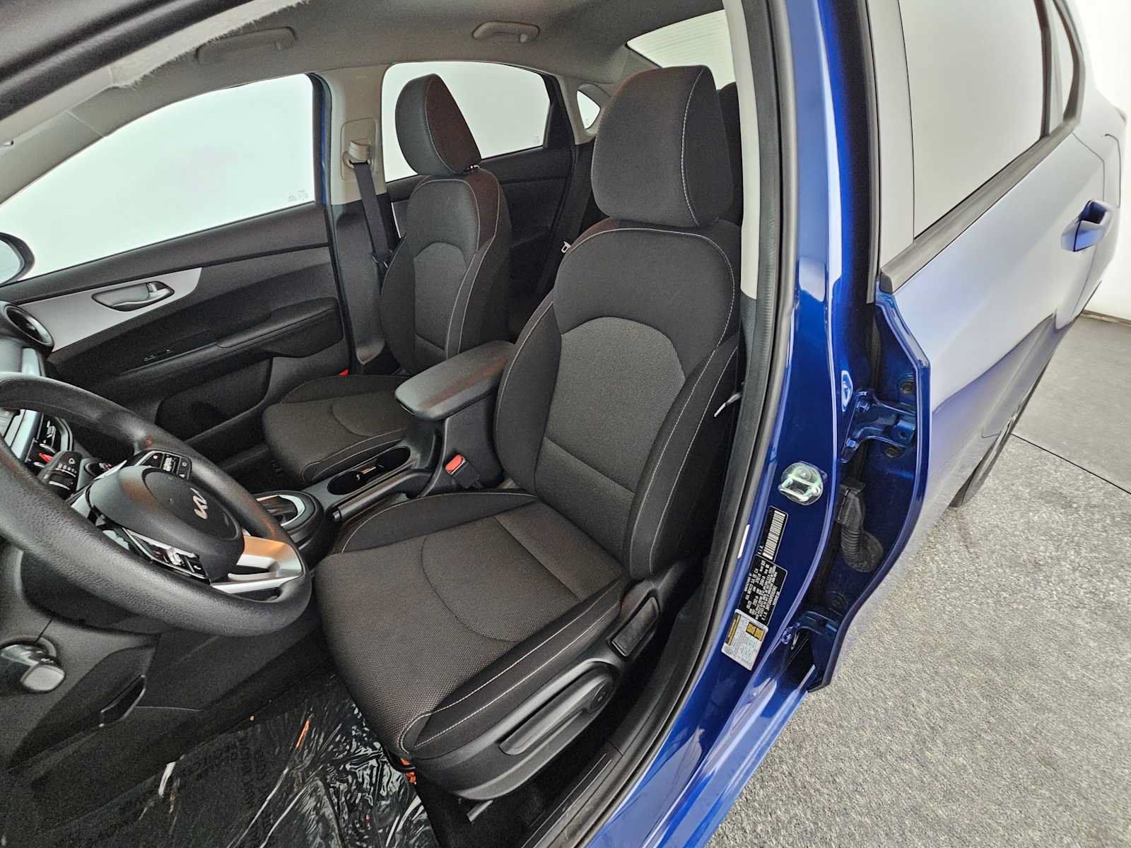 Used 2023 Kia Forte LXS w/ LXS Technology Package FWD image 21