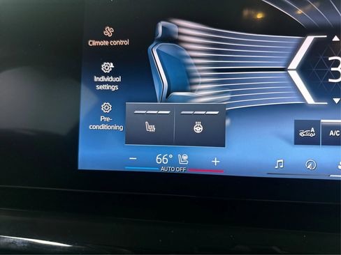 Used 2024 BMW 530i xDrive w/ M Sport Package image 30