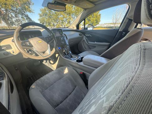 Used 2014 Chevrolet Volt w/ Enhanced Safety Package 1 image 18