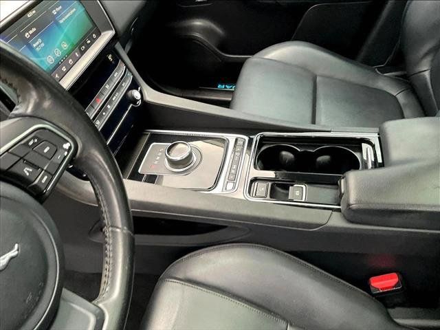 Used 2019 Jaguar F-PACE AWD/4WD image 13