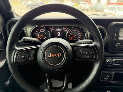 Used 2019 Jeep Wrangler Unlimited Sport image 15