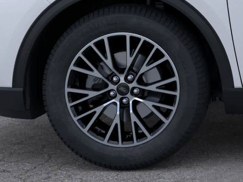 New 2025 Ford Escape SE image 19