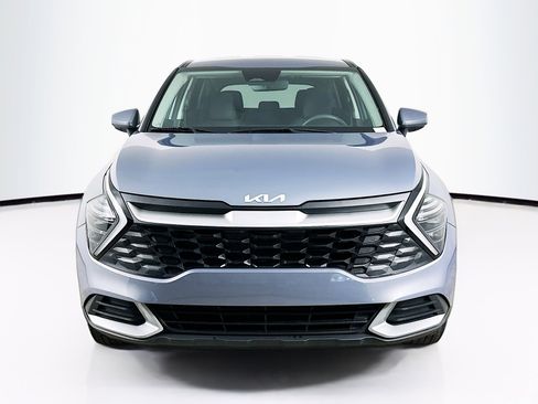 Used 2025 Kia Sportage LX FWD image 2