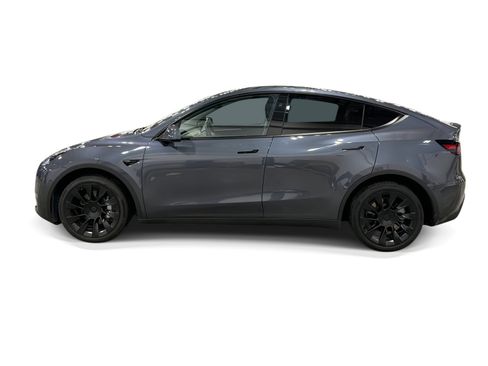 Certified 2023 Tesla Model Y Long Range AWD/4WD image 3