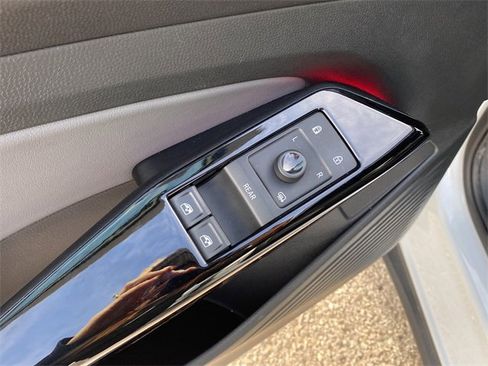 Used 2021 Volkswagen ID.4 Pro image 20