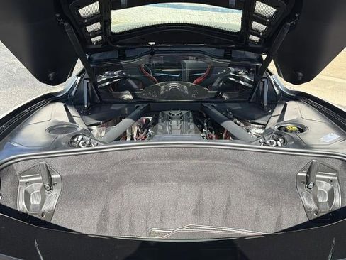 Used 2021 Chevrolet Corvette Stingray Coupe w/ Z51 Performance Package RWD image 17