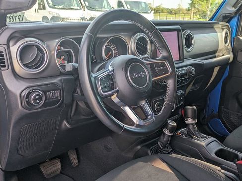 Used 2021 Jeep Gladiator Overland image 13