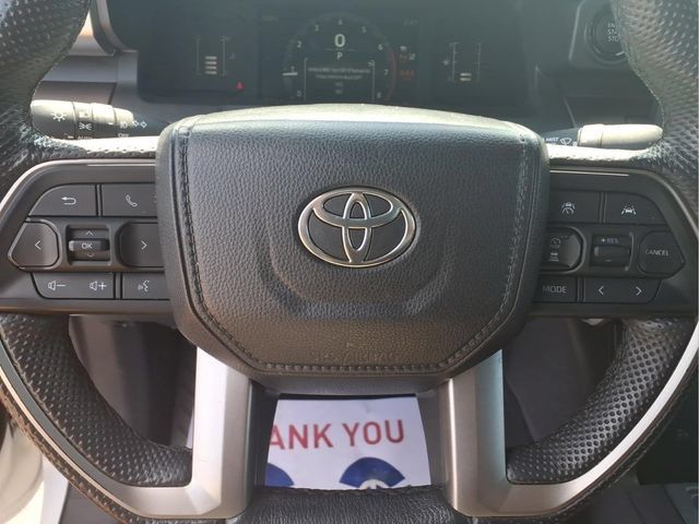 Used 2024 Toyota Tacoma SR5 AWD/4WD image 12