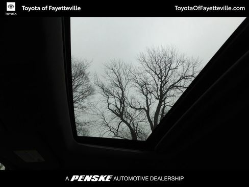 Used 2022 GMC Sierra 1500 SLT w/ SLT Premium Plus Package image 4