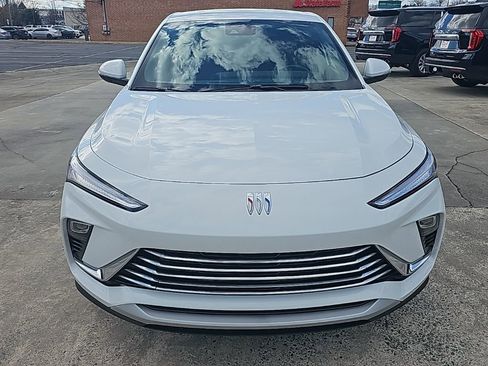 Certified 2024 Buick Envista Preferred w/ Convenience I Package image 3