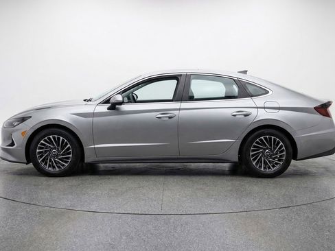 Used 2025 Hyundai Sonata SEL FWD image 5