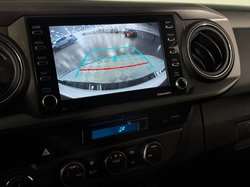 Used 2021 Toyota Tacoma TRD Sport w/ Technology Package AWD/4WD image 19