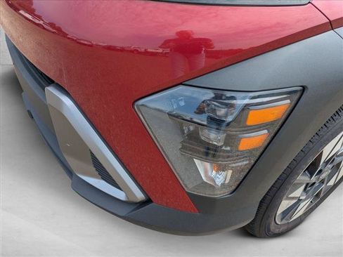 Used 2025 Hyundai Kona SEL AWD/4WD image 9