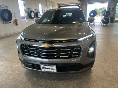 Certified 2025 Chevrolet Equinox LT AWD/4WD image 2