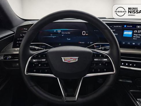 Used 2024 Cadillac Lyriq Luxury AWD/4WD image 8