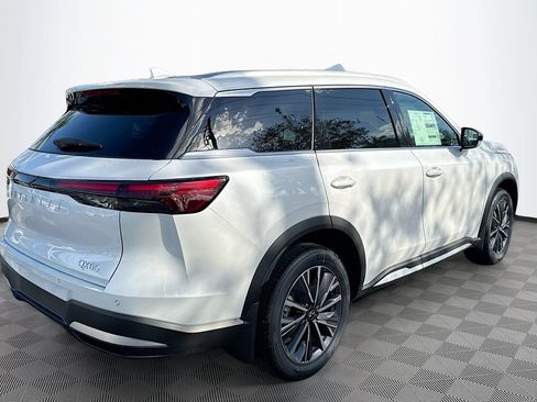 Certified 2026 INFINITI QX60 Luxe w/ Cargo Package FWD image 6