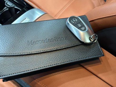 Used 2025 Mercedes-Benz C 300 4MATIC Sedan image 30