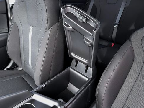 New 2026 Hyundai Elantra SE FWD image 18