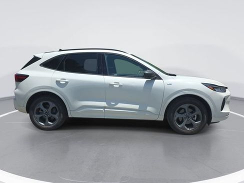 Used 2024 Ford Escape ST-Line w/ Tech Pack #1 FWD image 3