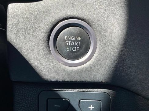 Used 2023 Toyota Tundra Platinum AWD/4WD image 9