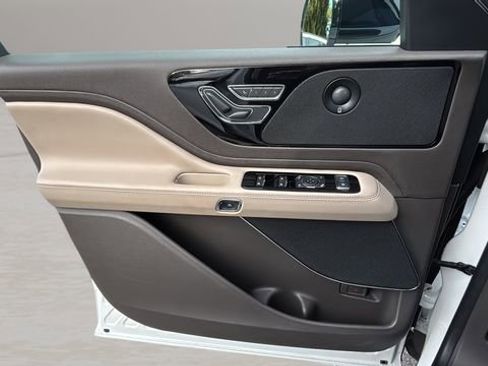 Used 2022 Lincoln Aviator Reserve w/ Equipment Group 201A image 17