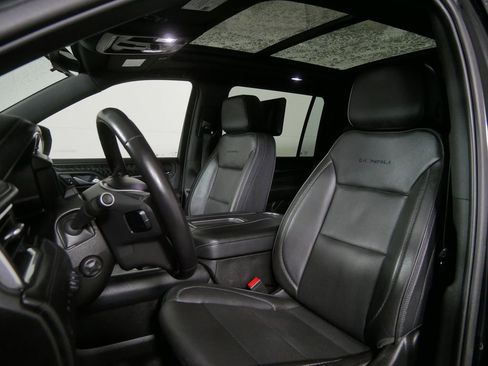 Used 2023 GMC Yukon XL Denali image 10