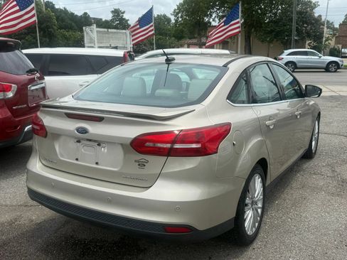 Used 2018 Ford Focus Titanium FWD image 6