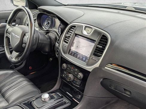 Used 2018 Chrysler 300 S w/ 300S Premium Group image 21