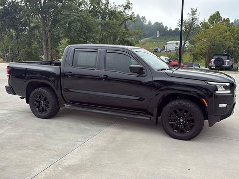 Used 2023 Nissan Frontier SV w/ Midnight Edition Package AWD/4WD image 5