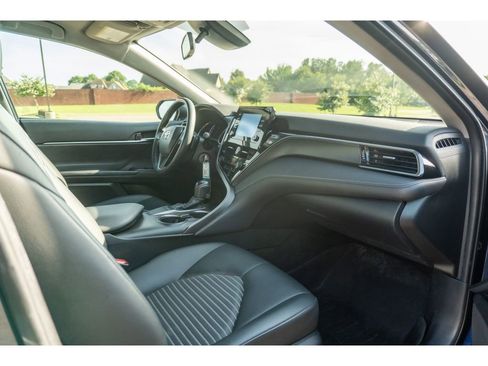 Used 2022 Toyota Camry SE FWD image 16