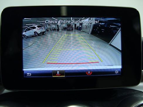 Used 2017 Mercedes-Benz C 300 4MATIC Sedan image 10