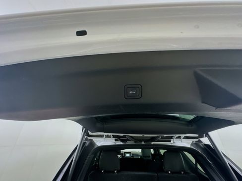 Used 2024 GMC Yukon SLT image 31