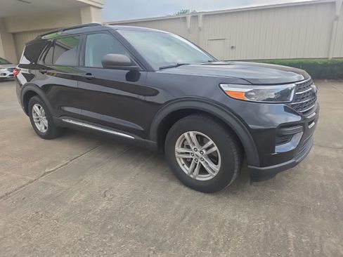 Used 2023 Ford Explorer XLT RWD image 11