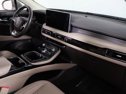 Used 2022 Lincoln Nautilus FWD w/ Premium Package image 27