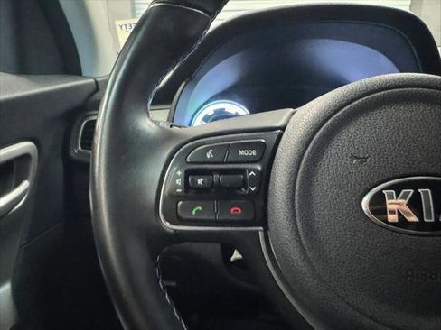 Used 2019 Kia Niro LX image 17