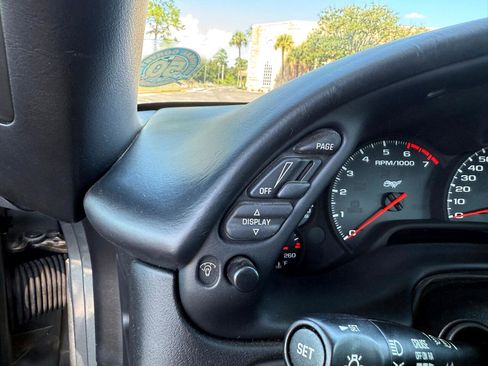 Used 2003 Chevrolet Corvette Convertible w/ Preferred Equipment Group1 image 39