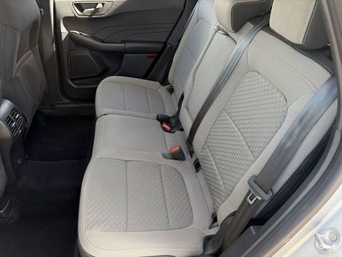 Used 2022 Ford Escape SE w/ SE Sport Appearance Package FWD image 18