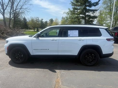 Certified 2024 Jeep Grand Cherokee L Altitude image 6