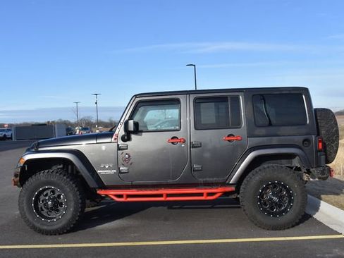 Used 2017 Jeep Wrangler Unlimited Sahara w/ Max Tow Package image 6