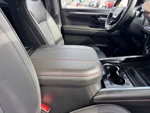 Certified 2025 Chevrolet Suburban RST image 6