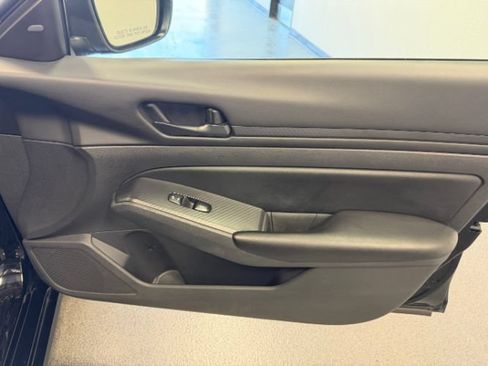 Used 2024 Nissan Altima 2.5 S FWD image 31