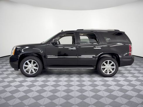 Used 2013 GMC Yukon Denali AWD/4WD image 2
