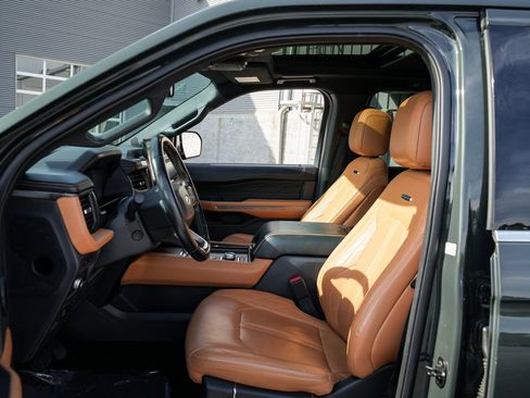 Used 2022 Ford Expedition Platinum image 14