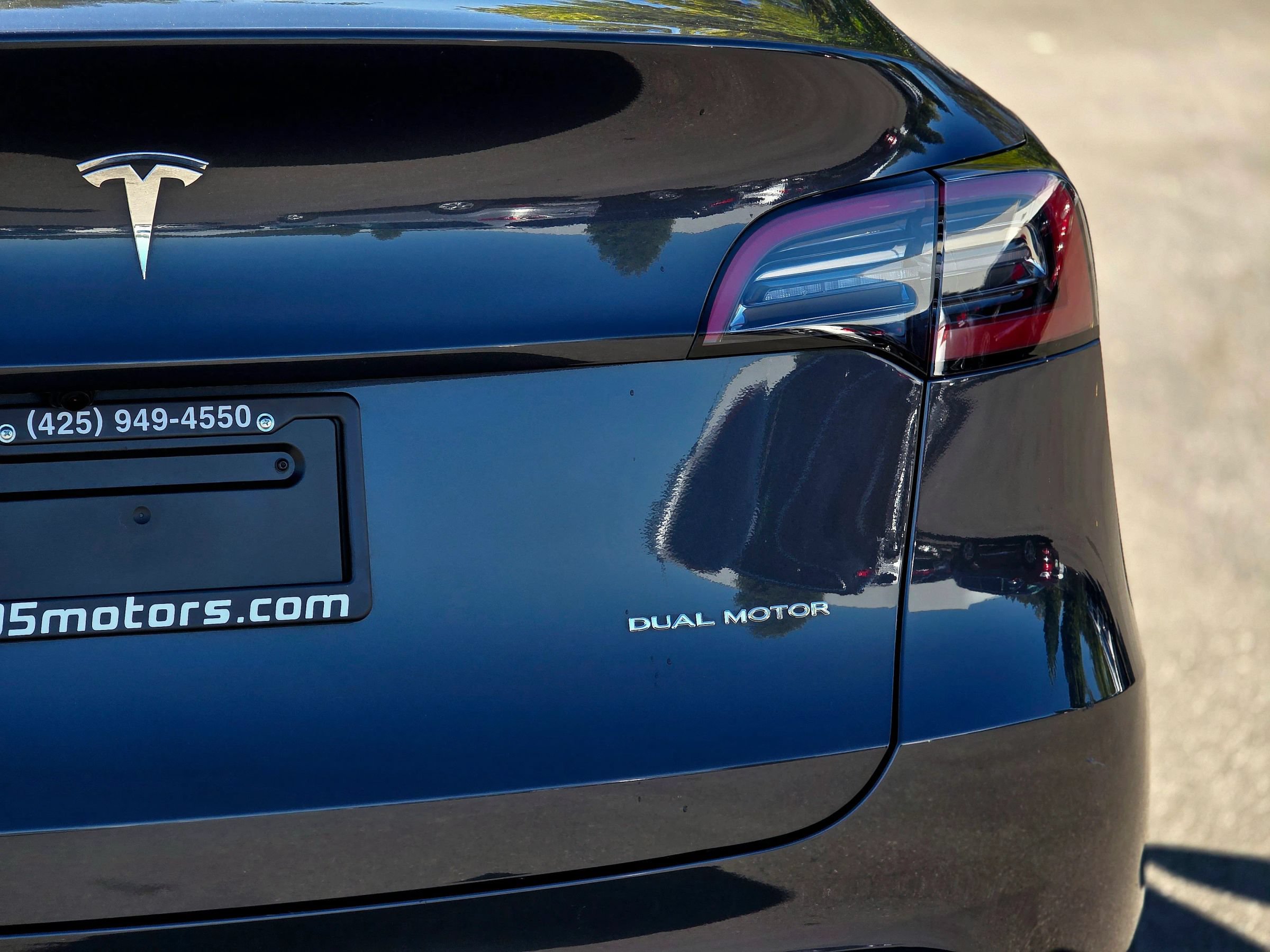 Used 2024 Tesla Model Y Long Range AWD/4WD image 11