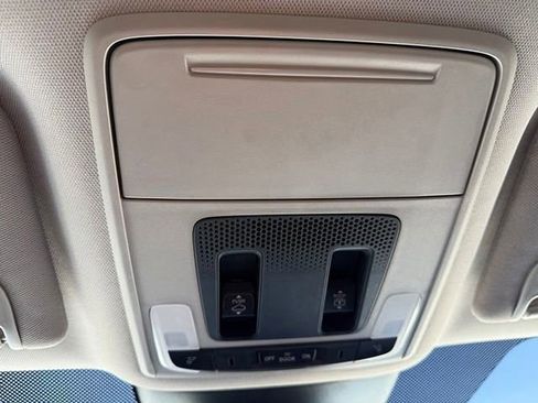 Used 2023 Honda Pilot Touring image 18