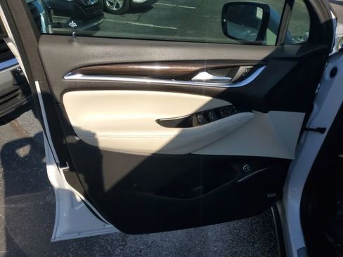 Used 2024 Buick Enclave Essence w/ Experience Buick Package image 9