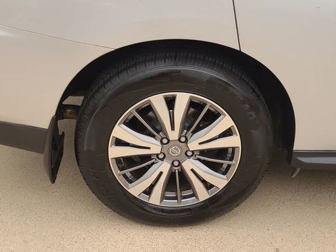 Used 2020 Nissan Pathfinder S FWD image 6